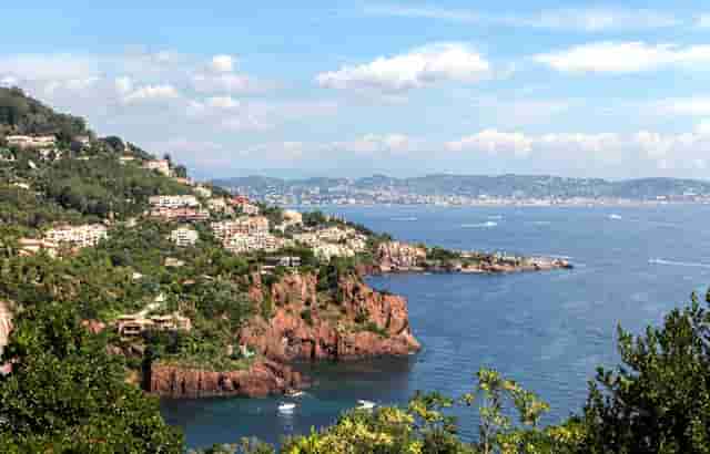 鞋耐克欧文(欧文7鞋上的耐克标志有英文吗)